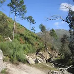 Casa Oeste * Sabugueiro (Guarda)