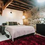 Casa Oeste * Sabugueiro (Guarda)