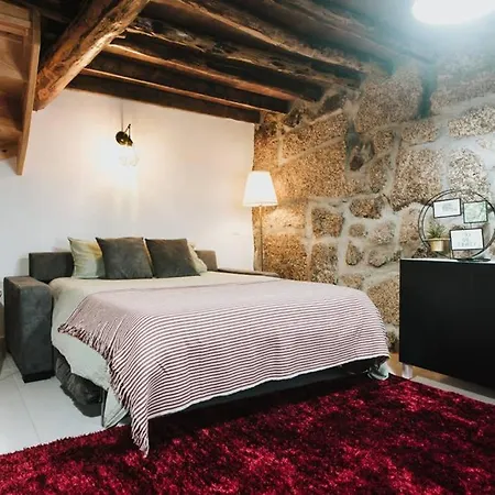 Casa Oeste * Sabugueiro (Guarda)