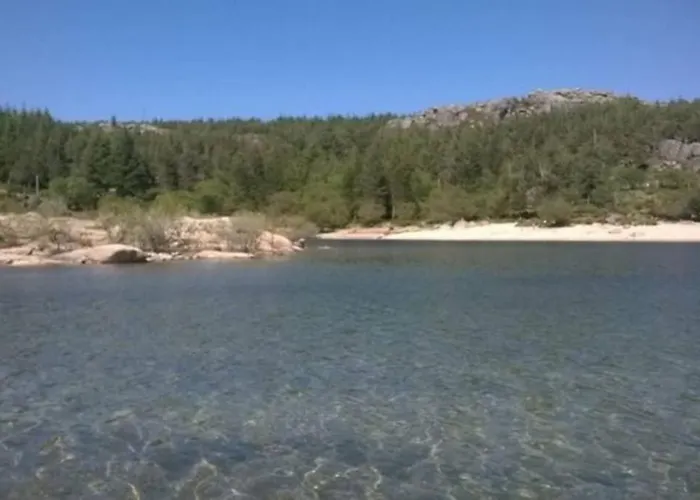 Casa Oeste * Sabugueiro (Guarda)