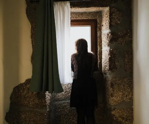 Casa Oeste Sabugueiro (Guarda)