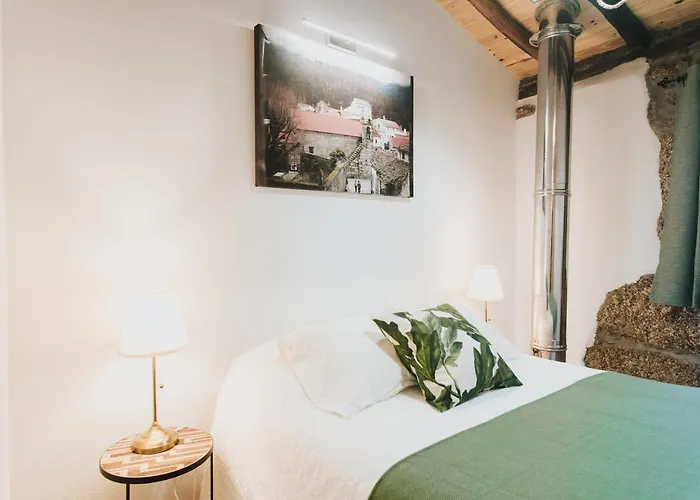 Casa Oeste Sabugueiro (Guarda)